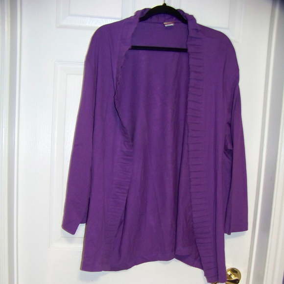 !!! 3 for $25 Tudor Court Wrap - Picture 1 of 2